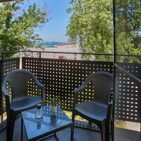 за гости крайморие парк Maison d'hôtes Burgas