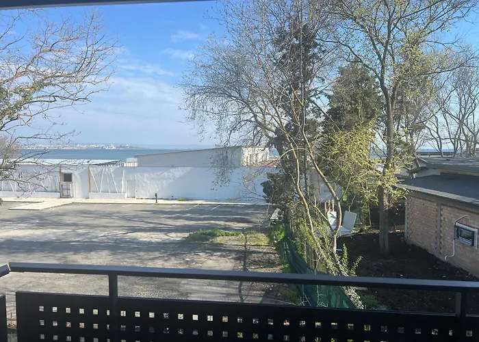 Konukevi за гости крайморие парк Burgaz