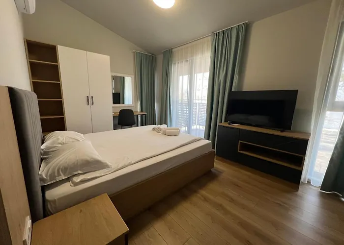 за гости крайморие парк Konukevi Burgaz