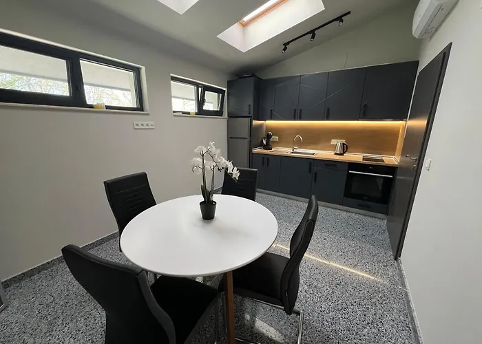 за гости крайморие парк Konukevi *